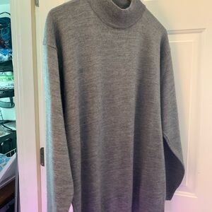 Elegant Gray Merino Wool Sweater